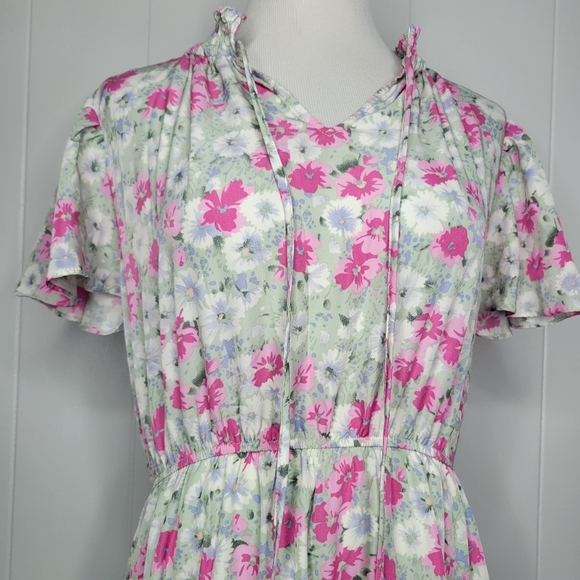 Sweet dress. Perfect for Easter - Picture 9 of 15